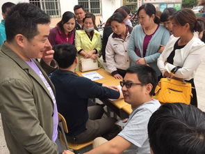 志愿服務進社區(qū) 教育咨詢面對面 ——區(qū)八中黨員骨干教師進社區(qū)開展教育咨詢活動